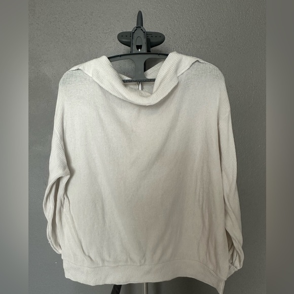 We The Free / Medium Size| Free People Cowlneck Sweater Soft. - Picture 5 of 5
